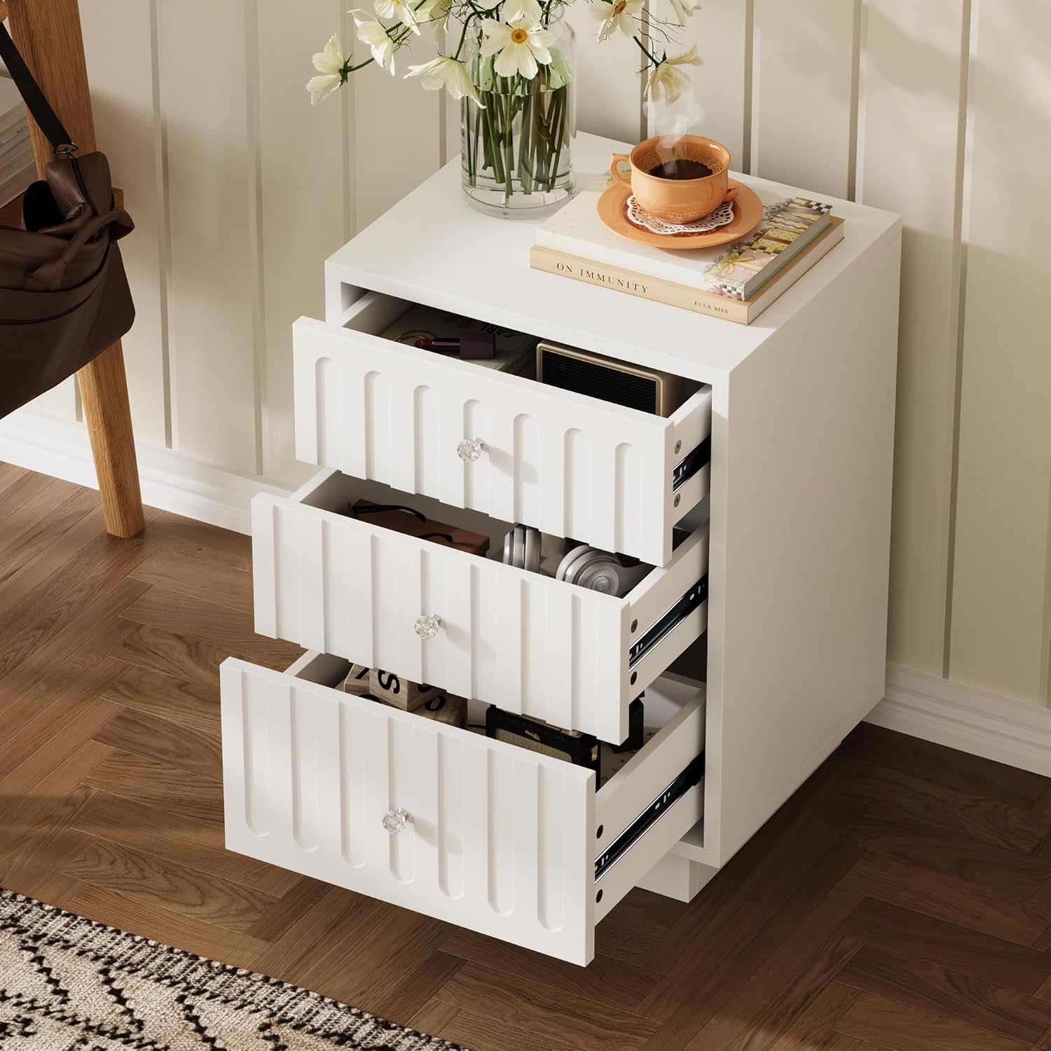 LIKEMET 26.3" 3 Drawers Nightstand